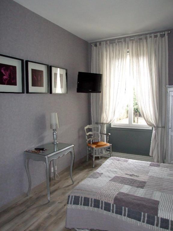 Logis Hotel L'Occitan 2 Etoiles Gaillac Ruang foto